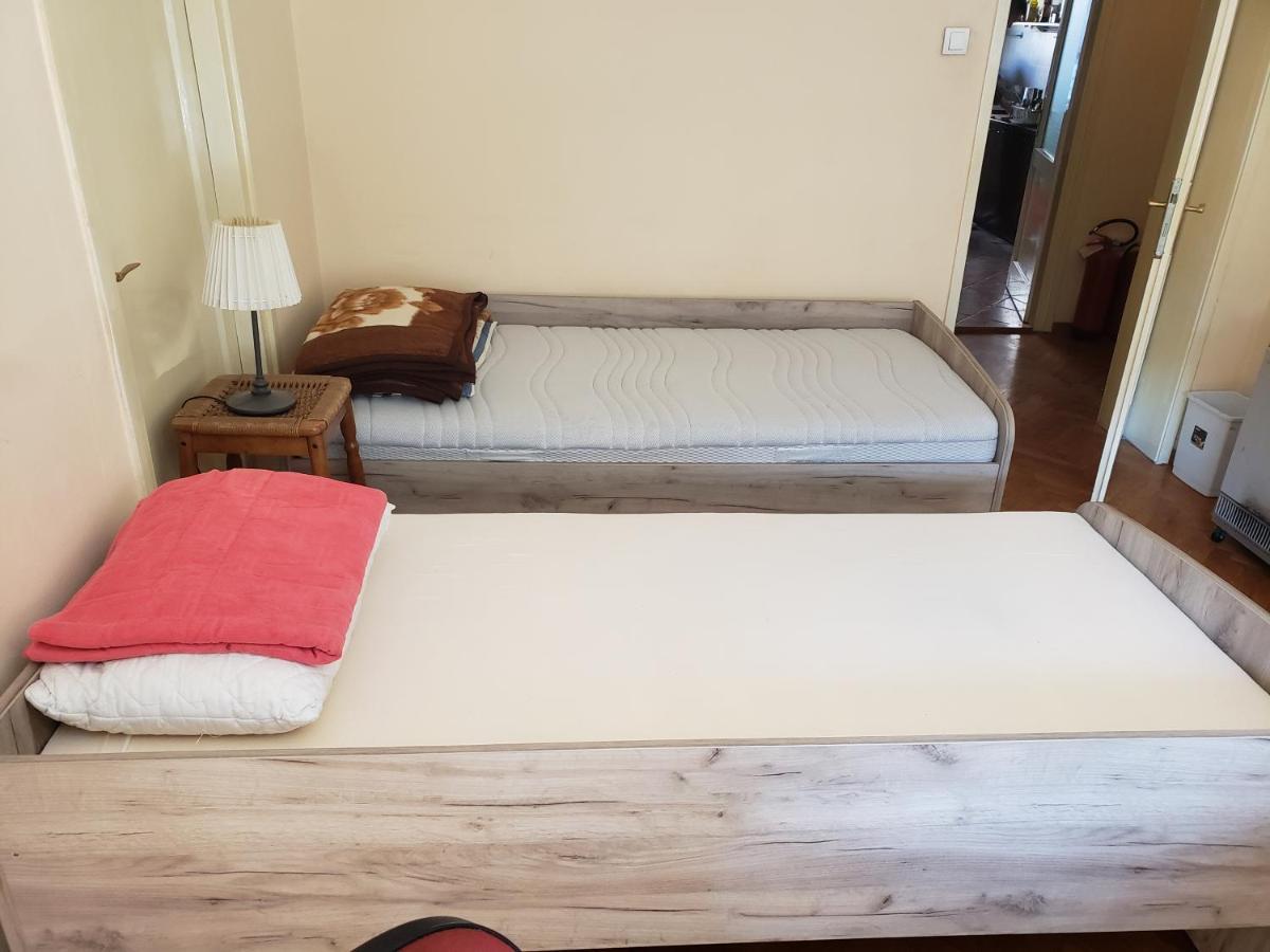 Private Cozy Room 2 With Shared Kitchen In Appartment ベオグラード エクステリア 写真
