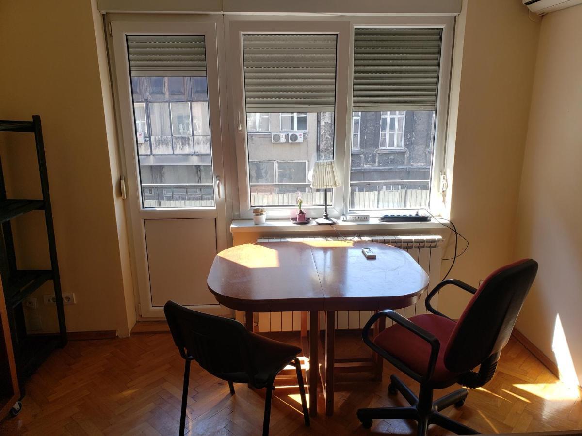 Private Cozy Room 2 With Shared Kitchen In Appartment ベオグラード エクステリア 写真
