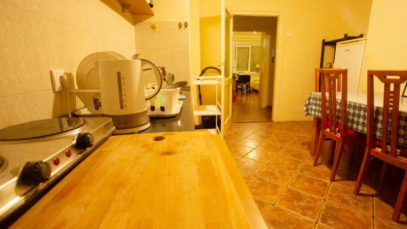 Private Cozy Room 2 With Shared Kitchen In Appartment ベオグラード エクステリア 写真